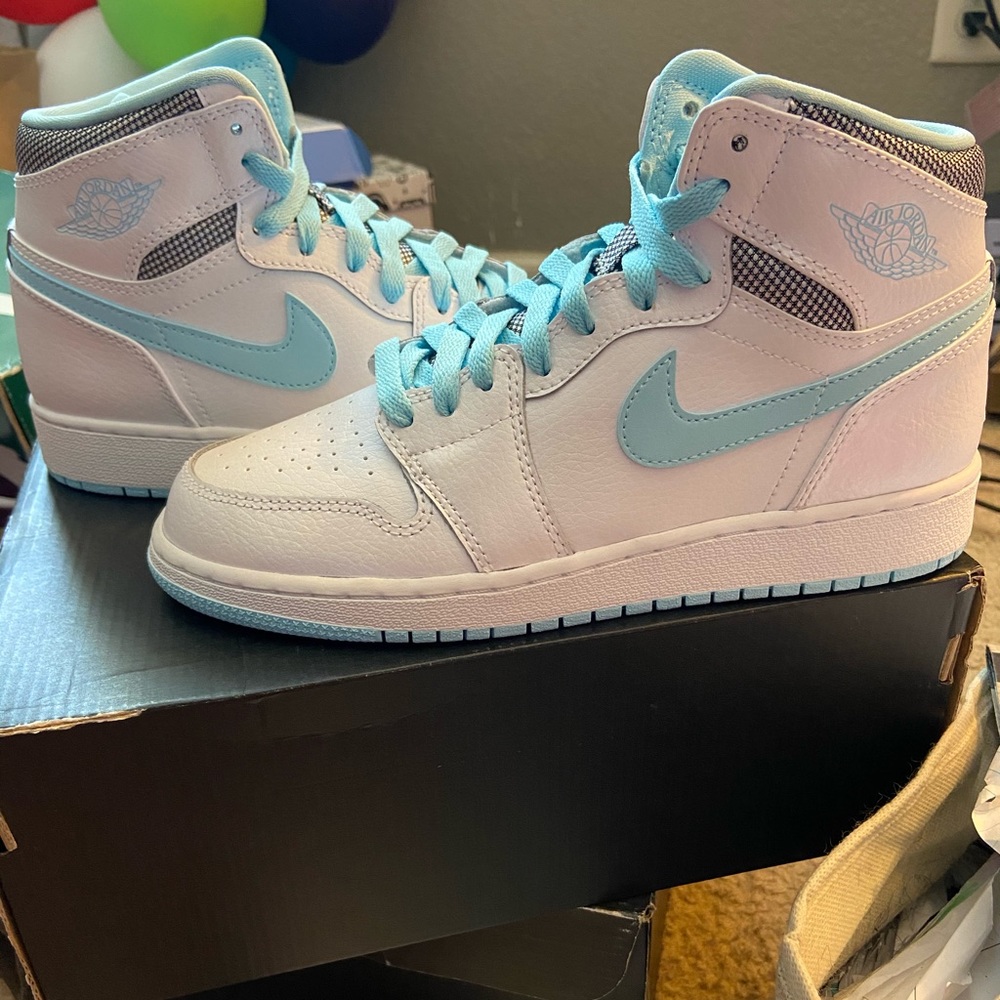 Air Jordan’s 1retro High GG